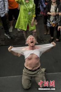 天猫彩店app下载会员登录 ロマノフ王朝最後の王女アナスタシアに似た記憶喪失の少女アーニャ (星風) と